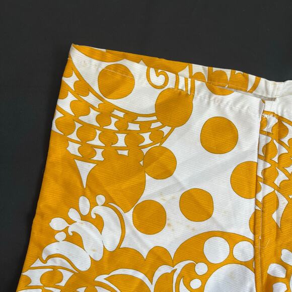 Vintage Hawaiian Floral Shorts Size 32 • Yellow White Aloha Print Swim Trunks - Picture 2 of 10